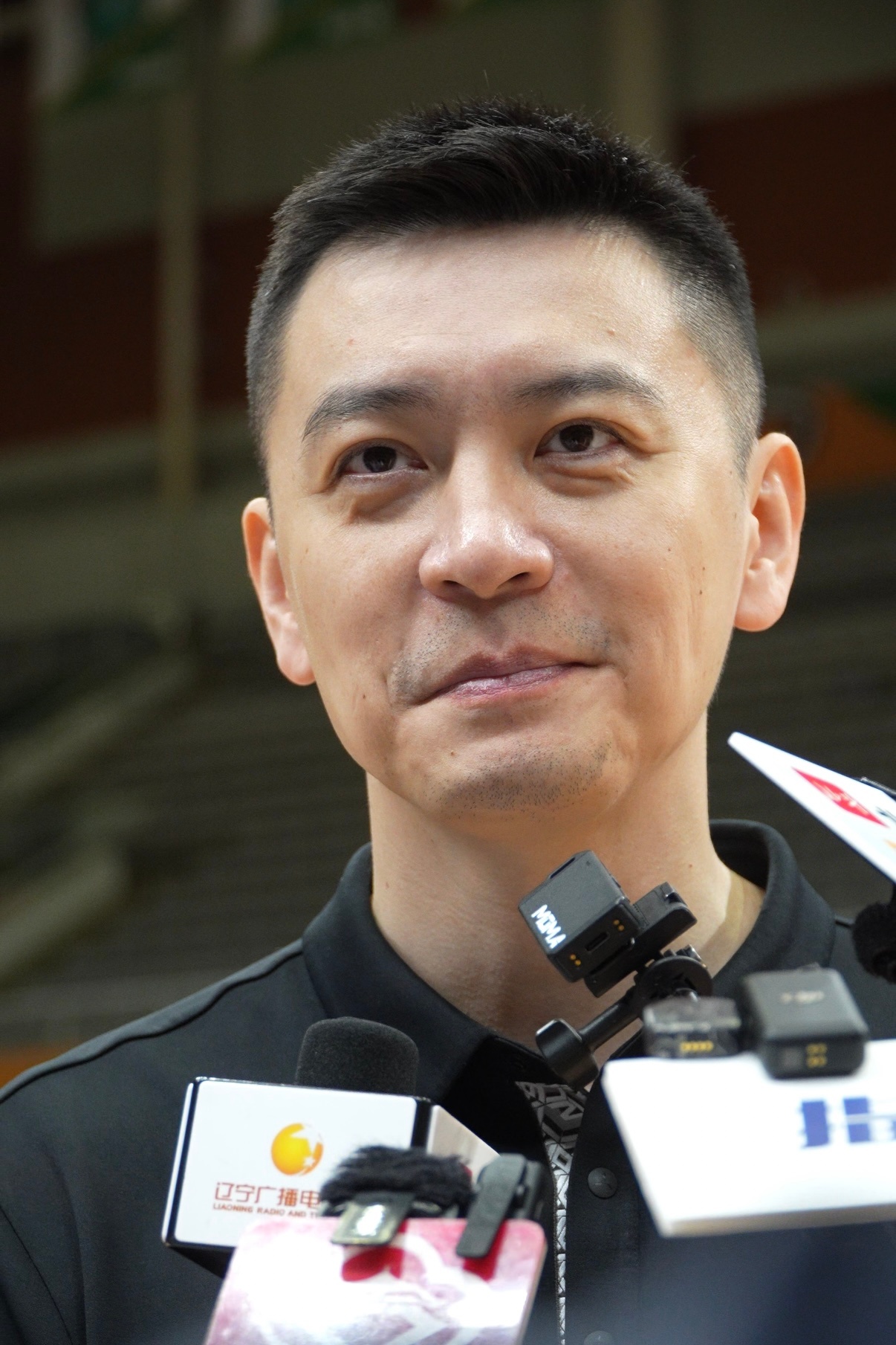 我都担心杨导憋不住笑出来