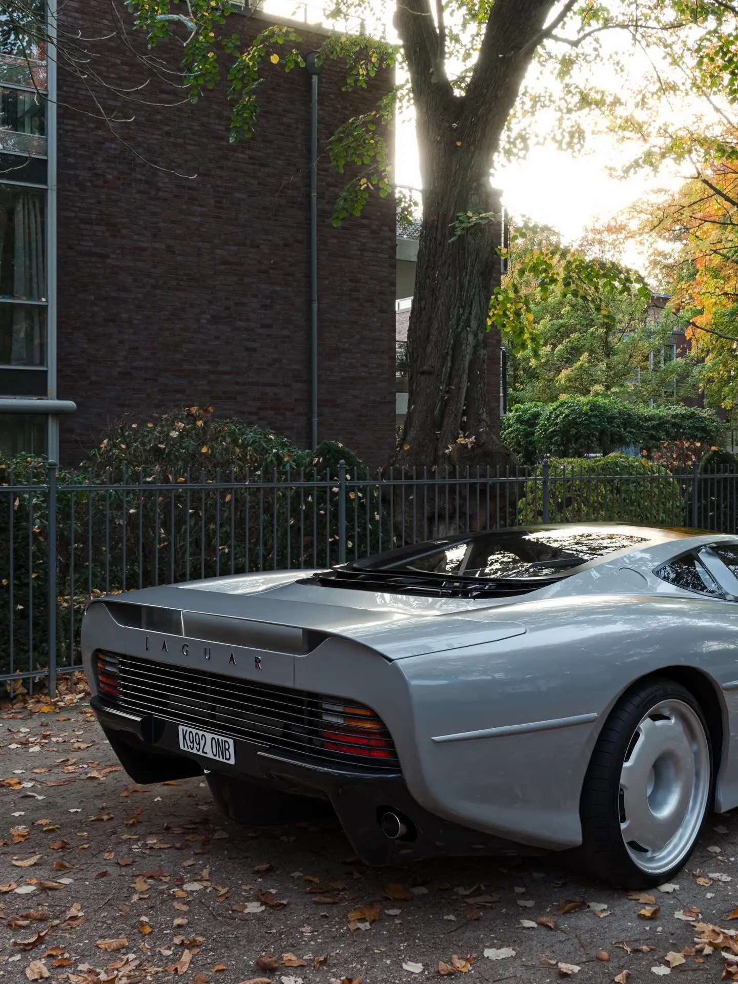 Jaguar XJ220，90年代超跑。