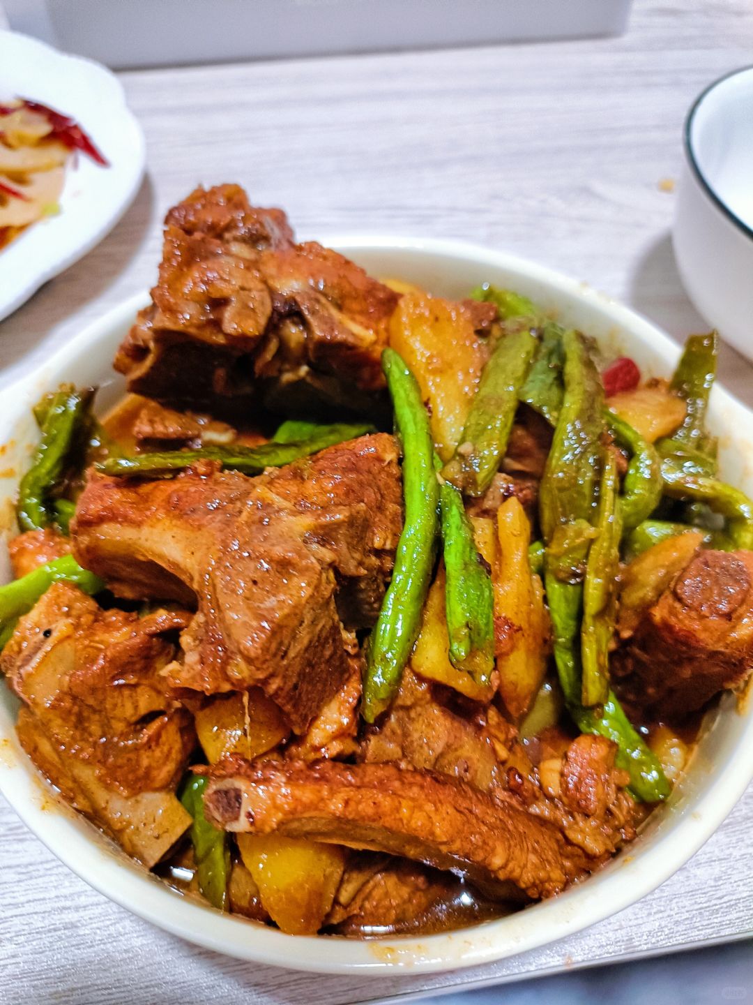 元旦过节做硬菜，香拽了！土豆豆角排骨