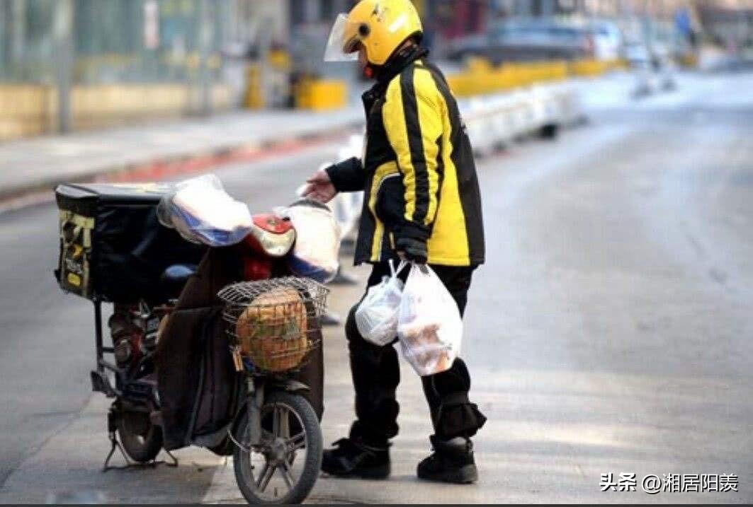 年轻人全职跑外卖到底能不能存下钱？我有个老乡就在这边全职跑，用事实来说话，当然只