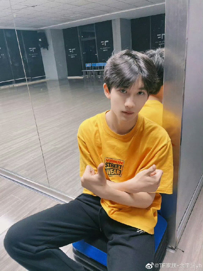 余宇涵叛逆期不听爸爸话我们的爸爸 余宇涵在节目里坦承：叛逆期完全不听爸爸的话。可