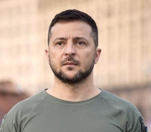 泽连斯基北京时间1月13日写道：“伊朗现在正在发生的事情大规模抗议，实际上是一场