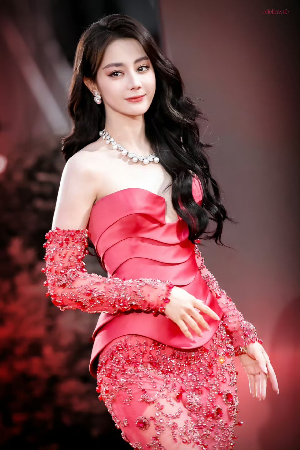 迪丽热巴获最佳电视剧女演员恭喜热巴 利剑玫瑰特别棒 邓妍特别棒 迪丽热巴特别棒