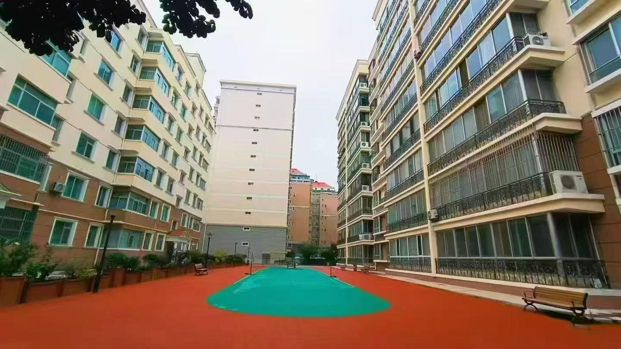 我是一个做房产中介的，以前客户都说我们是黑中介，其实后来发现客户跟业主是想白嫖，