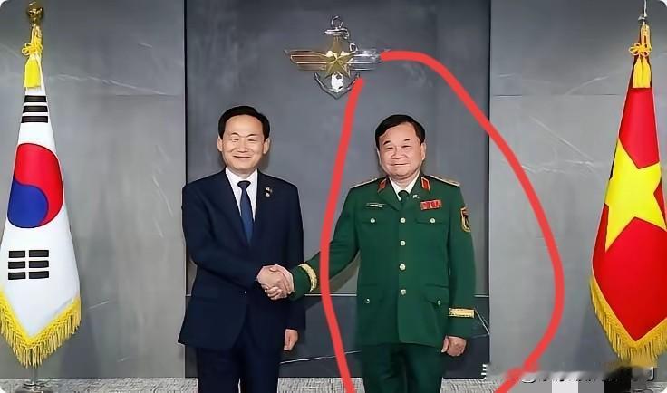 韩国媒体爆料：越南国防部副部长黄春战在访韩期间性侵韩国女公务员。

就看这次韩国