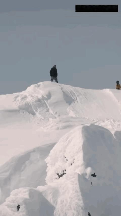 1 天呐！都说滑雪的尽头是骨科，这回我信了！[震惊]
2 没经验都干不出这么完美