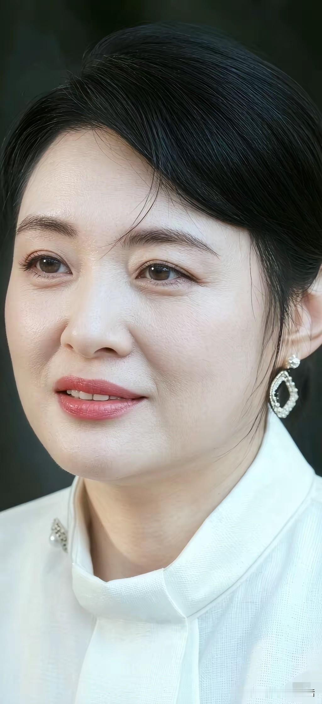 女人们注意了哈
越是斯斯文文的男人
很有可能就会越坏
表面上很绅士很有修养很有素