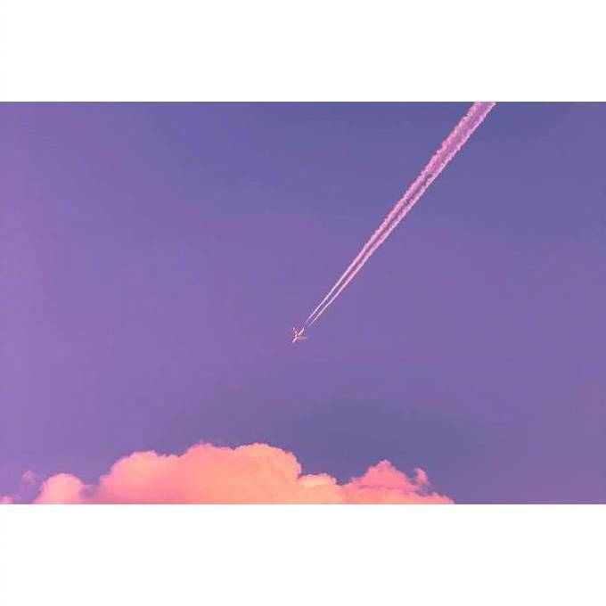 一个人去看星空万里单枪匹马 满怀希望 想要的未来和想等的人都会在而你 努力就好 