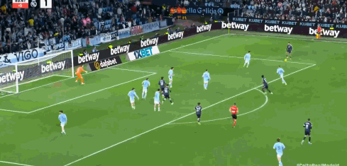 【西甲】塞尔塔1比2皇马北京时间3月7日,西班牙足球甲级联赛第27轮，塞尔塔主场