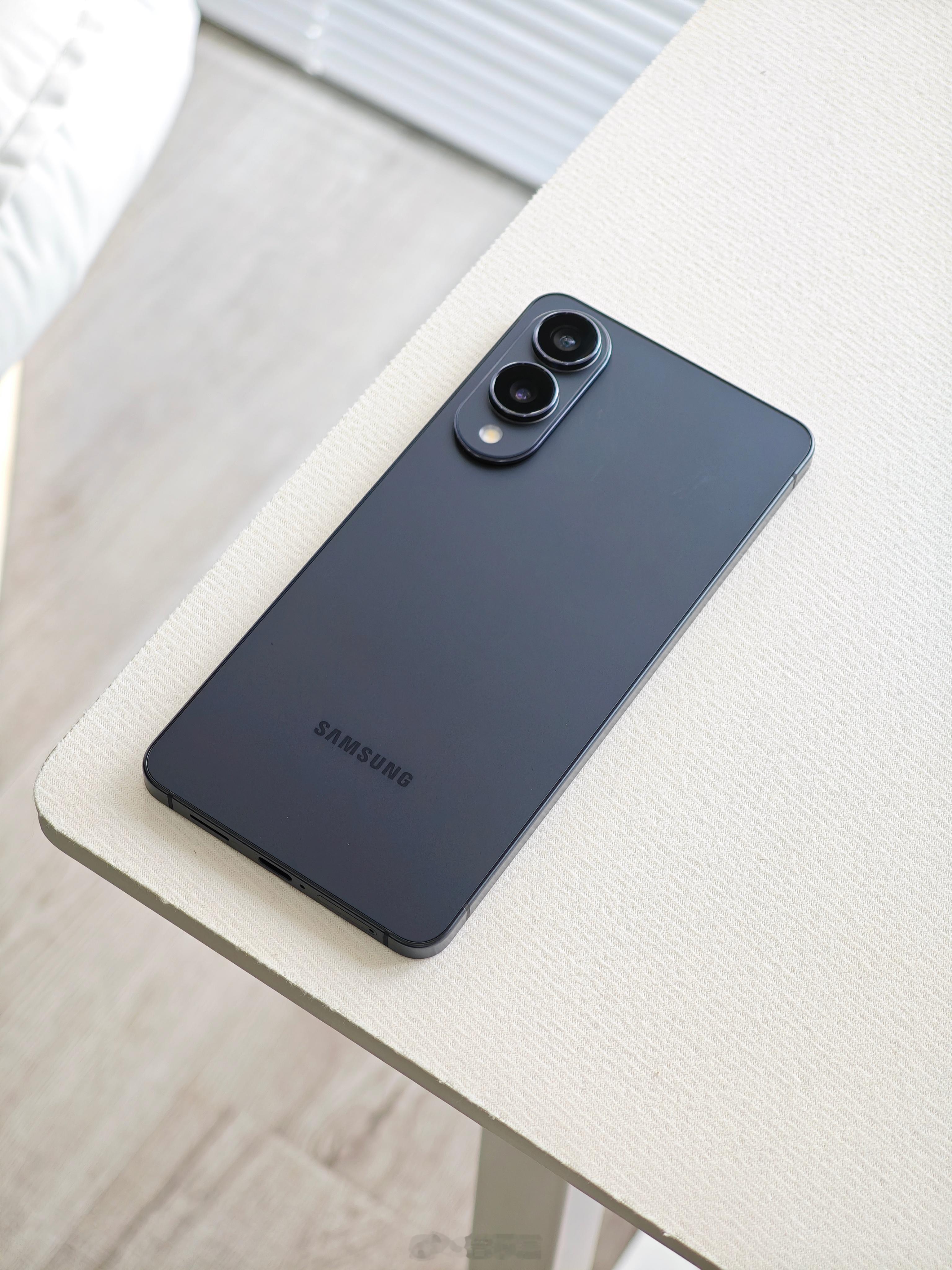 Hello，三星Galaxy S25 Edge [酷]用了一周多，续航有点超出预
