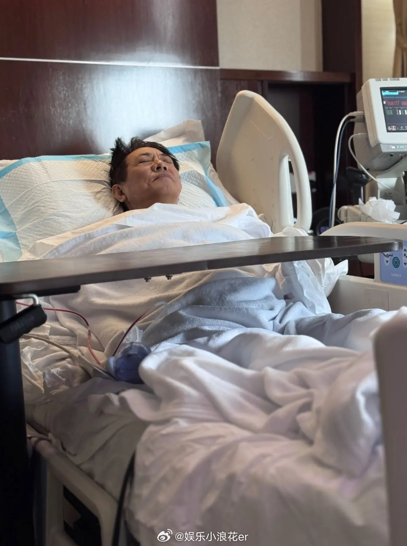李连杰生病住院李连杰怎么了 李连杰在社交平台分享在病床上的照片：“最近又经历了一