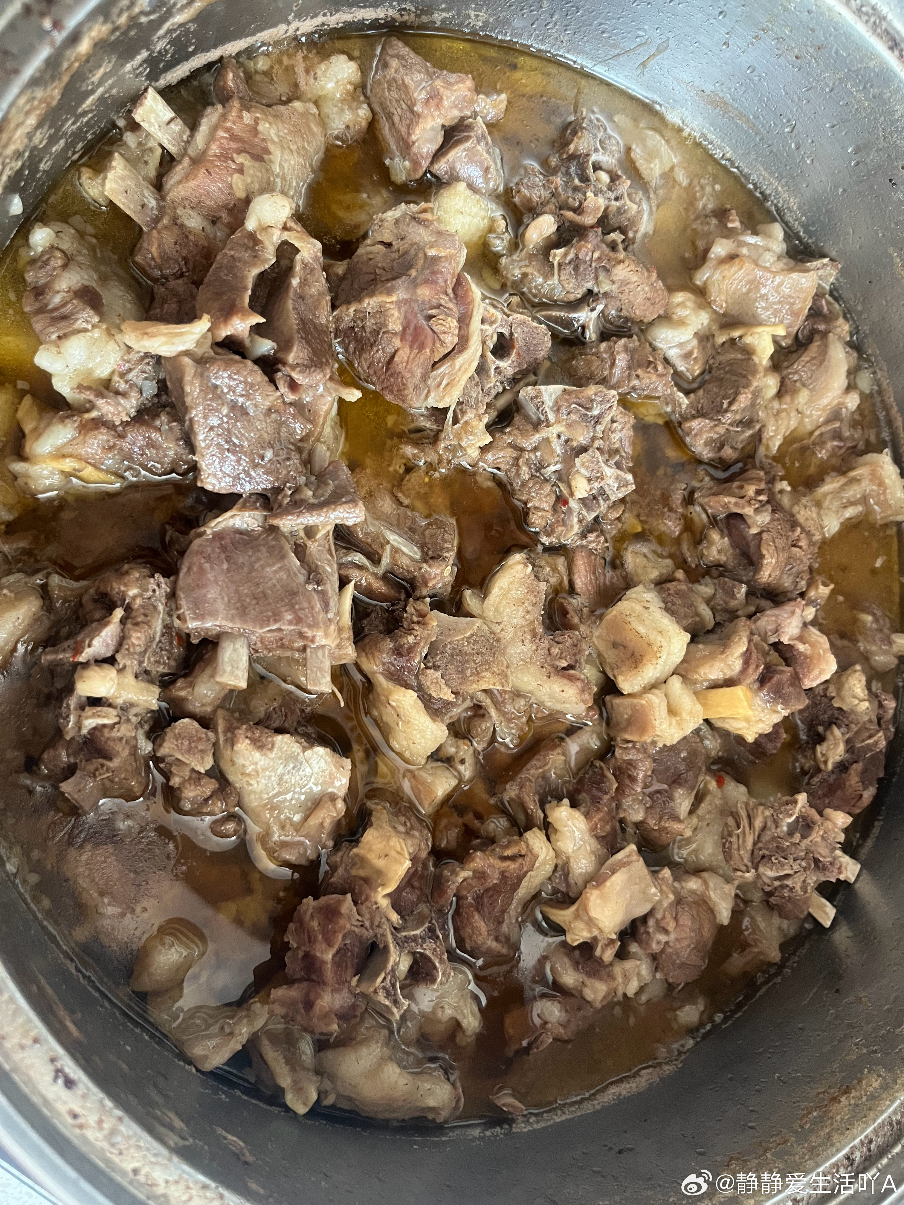 今天端午节曦宝过生日爷爷一大早做了炖羊肉奶奶包了大红包全家人喜气洋洋给曦宝过生日