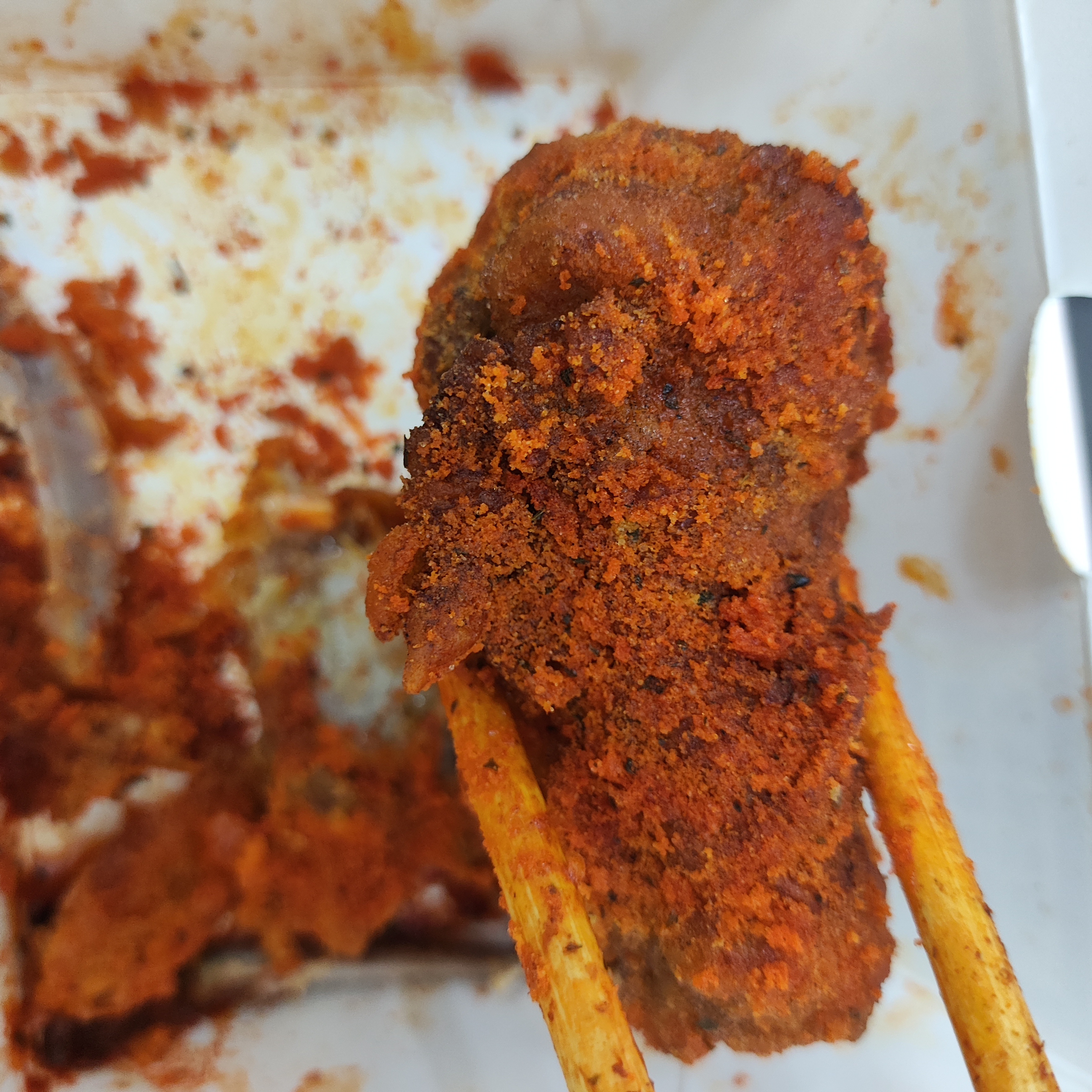 长沙的炸鸡在用火辣辣和满满的佐料来欢迎我🙃 