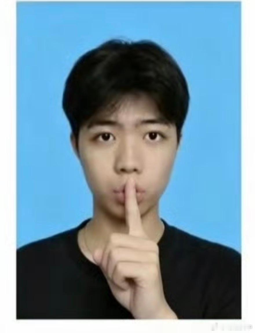 监考老师对个人信息笑了半小时啊哈哈哈哈，大学四年可怎么办？太好笑啦？谁懂一脸严肃