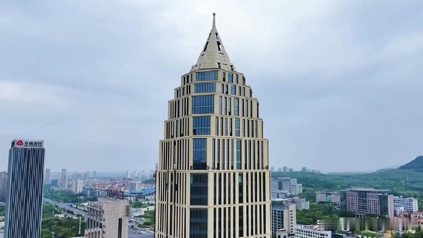 枣庄第二高楼启动招商｜近日，枣庄第二高楼、5A甲级写字楼——枣庄金融大厦正式启动