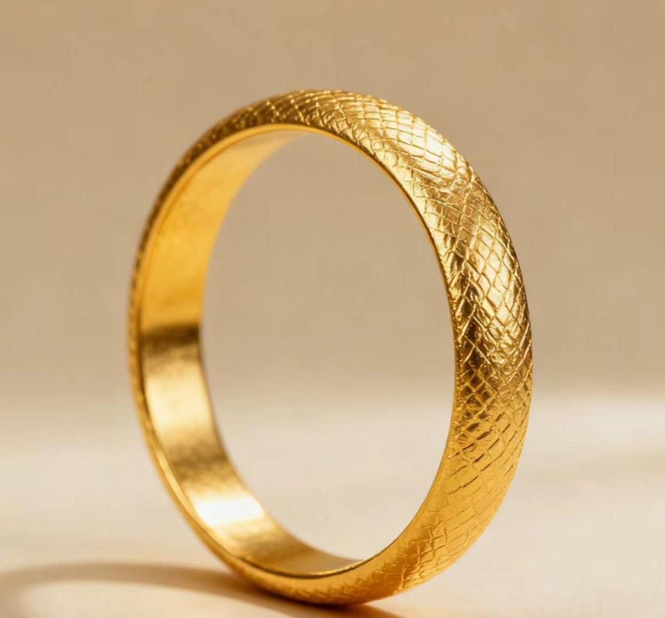 黄金下跌了
最近几天黄金都呈下跌趋势
今天一早黄金价格每克933元
我手头的这点