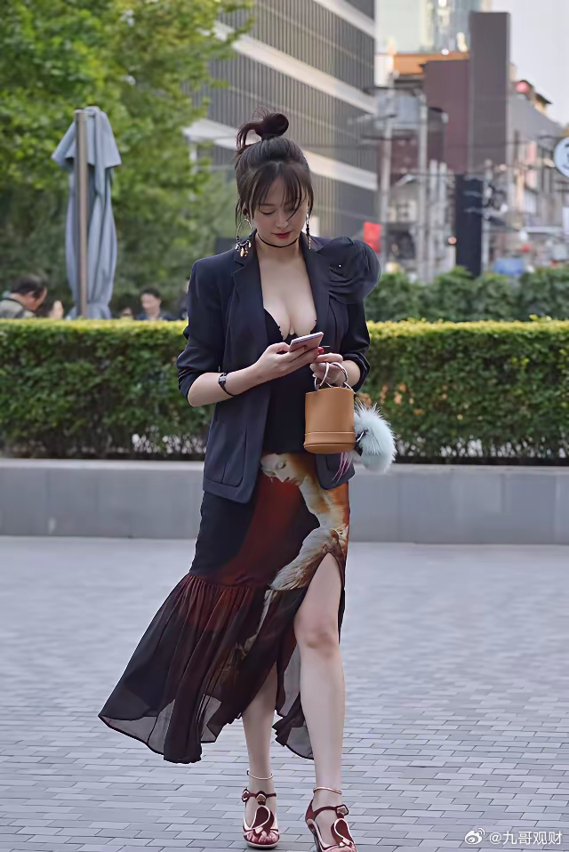 善待妻子，妻子是家庭最大的风水和财运。 