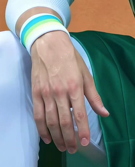好痛 