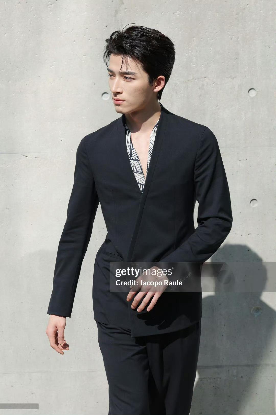 王星越时装周生图  王星越时装周G社生图 王星越时装周生图，状态好好，[心][心