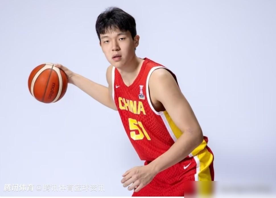 别再争了，现在国家队五号位，胡金秋就是比杨瀚森好用。
 
说白了，咱看的是国际赛