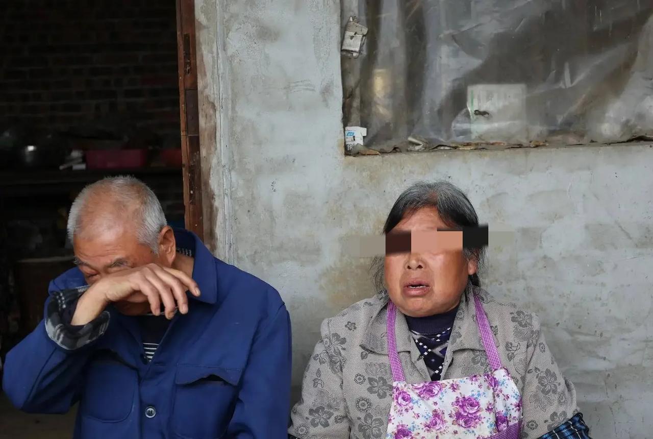 “还要不要脸了？”北京，一男子多年前和自己的父亲断绝了关系，34年后，父母接连去