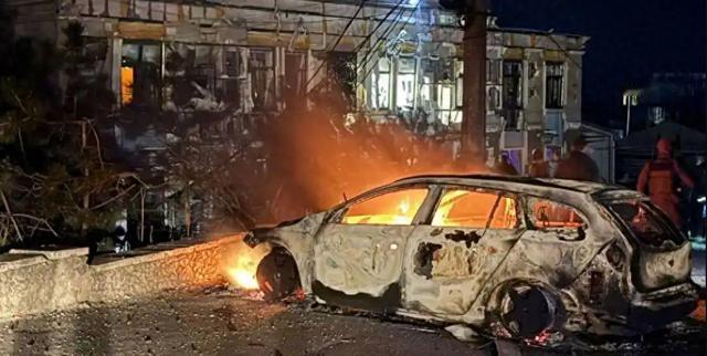 谁敢信，当携带超高爆弹头的重型导弹正把欧洲大粮仓炸得地动山摇时，莫斯科跟华盛顿的