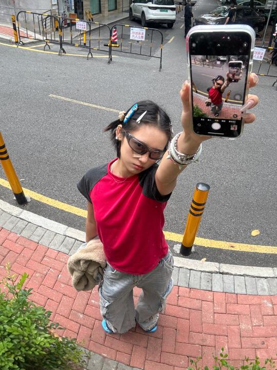 脸上有疤也随地大小拍