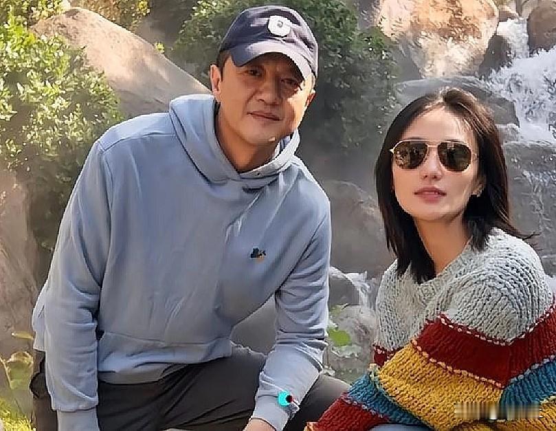 离婚5个月，李亚鹏海哈金喜高调认爱，比复婚更体面……
摊牌了！李亚鹏海哈金喜离婚