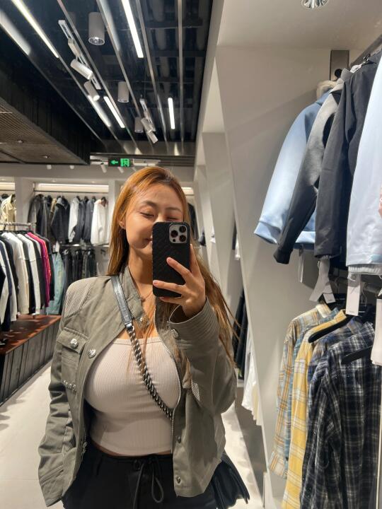 哪个女生没买过男装哇