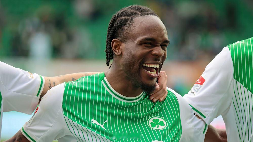 法兰克福宣布回购2024年夏天转会德乙菲尔特的前锋富特凯乌，但据说并非真的想下赛