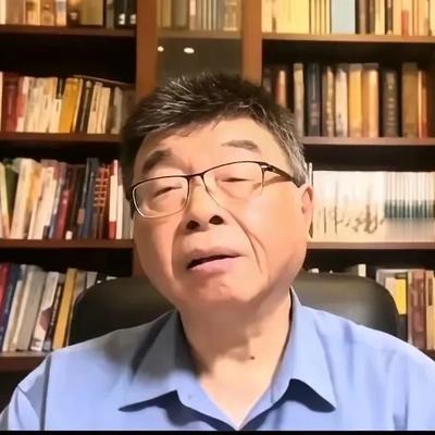 邱毅8日晚发文怒曝：台东县长饶庆铃被禁止参加海峡论坛，他自己也被警告不得前往。高
