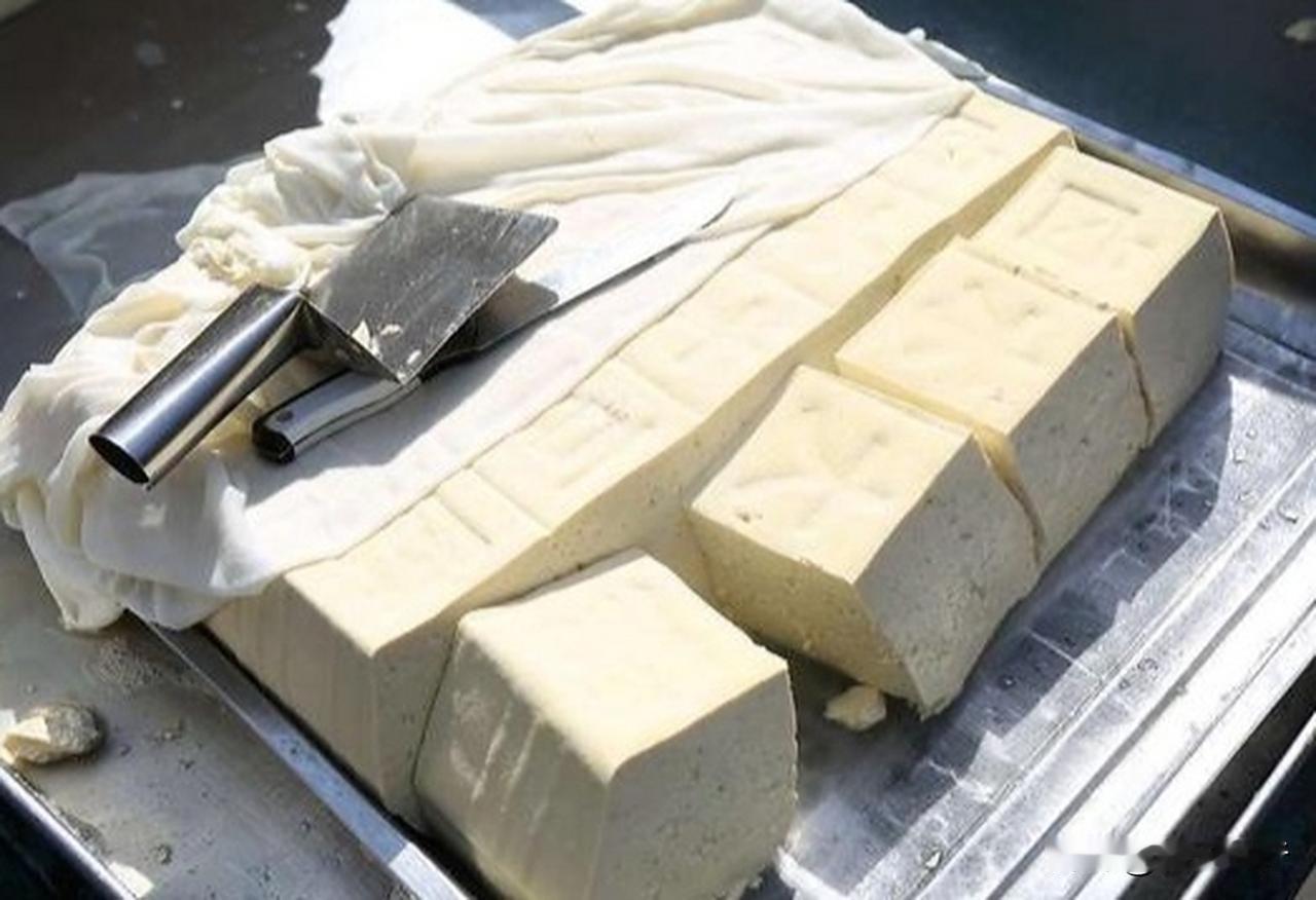 会不会，因为一块豆腐爱上一座城？

昨天说了，去漳州港大径农贸市场买了鱼虾、青菜