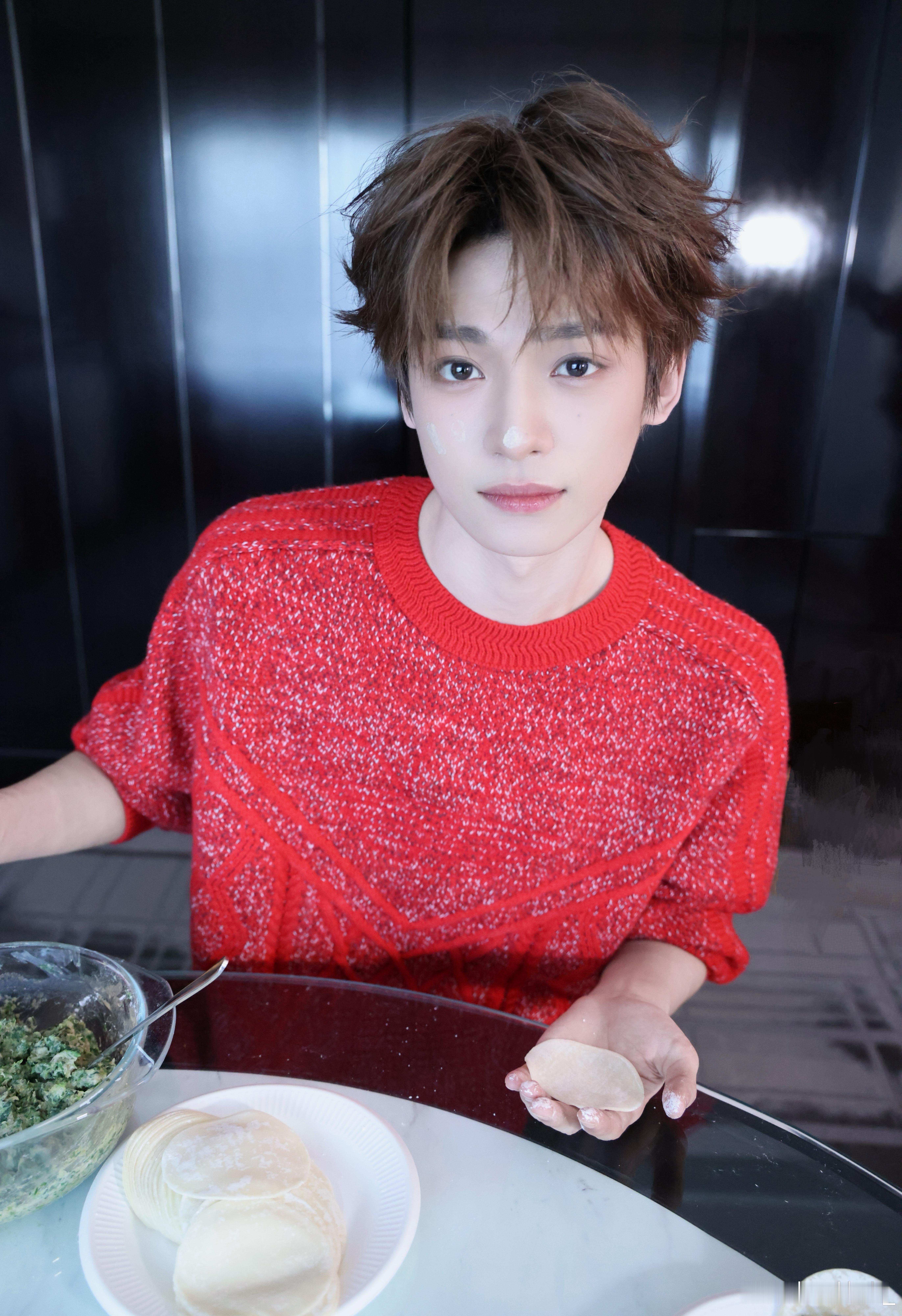 好好过大年我媳妇儿给我包饺子 