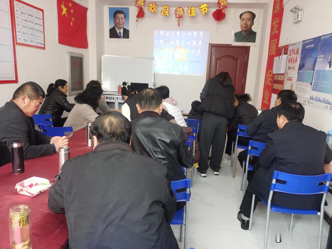 努力拼博是人生的一种态度，和年龄没有任何关系；无论到哪个年龄段，都要有追求、有目