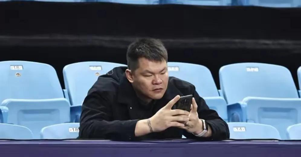 广东先后被上海、北汽屠杀，是阵容问题，本赛季宏远无缘决赛！

广东宏远本赛季总体