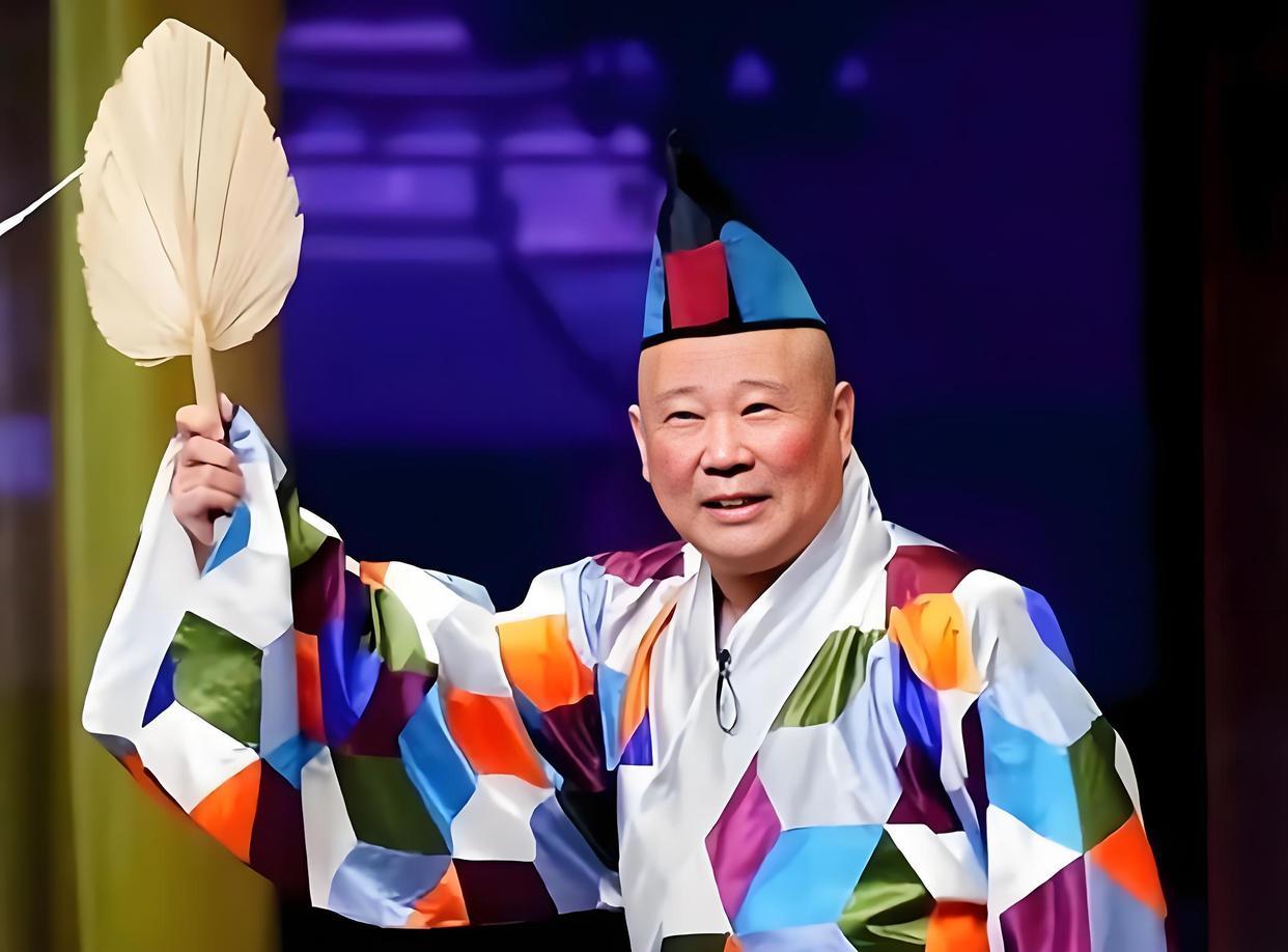 一场即兴演出引发立案调查，郭德纲事件为文艺圈敲响警钟
 
舞台上一段临场发挥，演