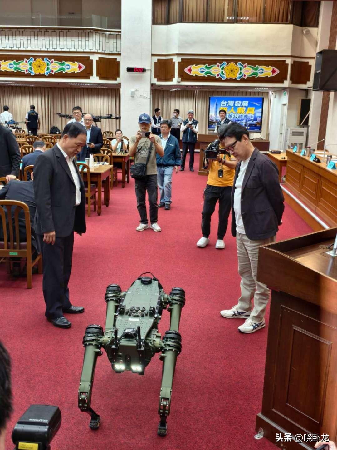 8月11日上午，赵少康、帅化民、张延廷等人在台立院出席了发展无人载具政策公听会，