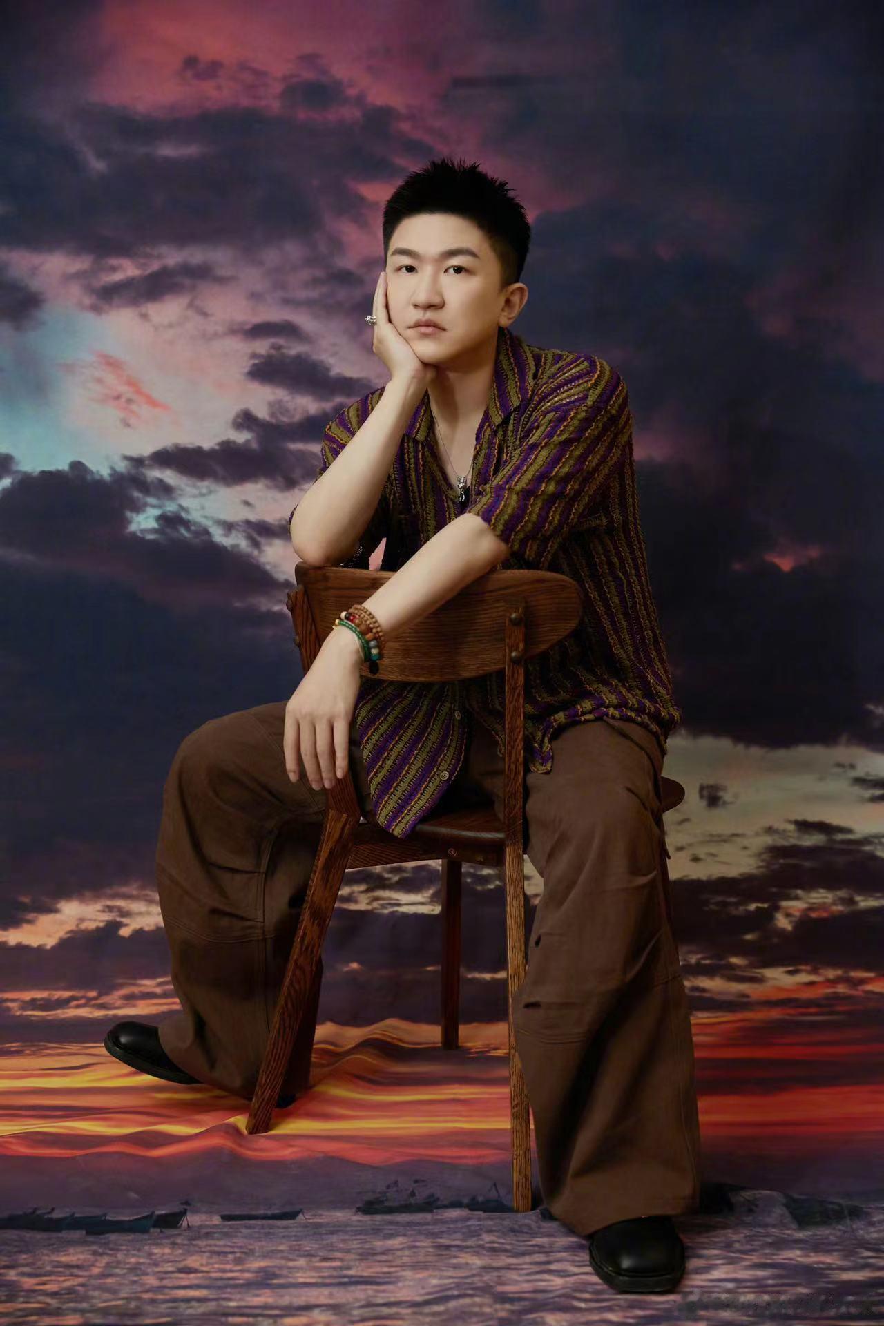 #张大大七月行程# 张大大7月份的行程真的是很充实呀！不仅要去突袭好友的演唱会，