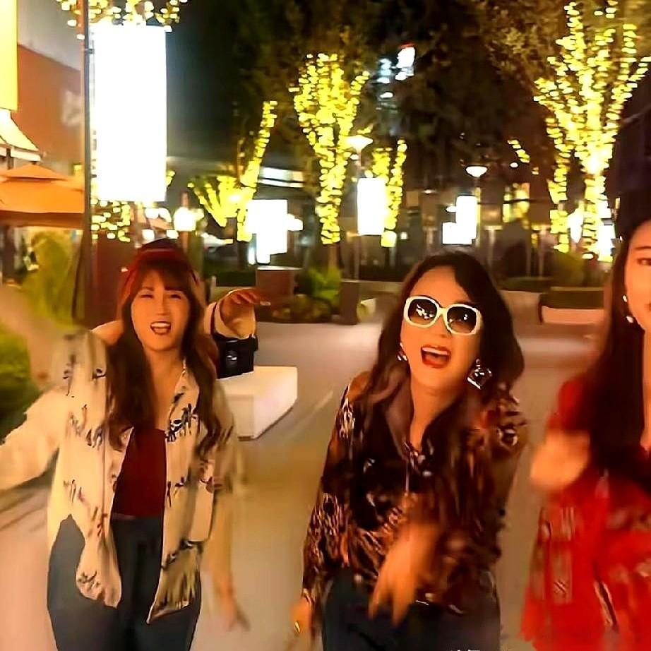有个女演员，王一楠，48岁了。 演技是圈里公认的好，台词功底，扔到话剧舞台上都是