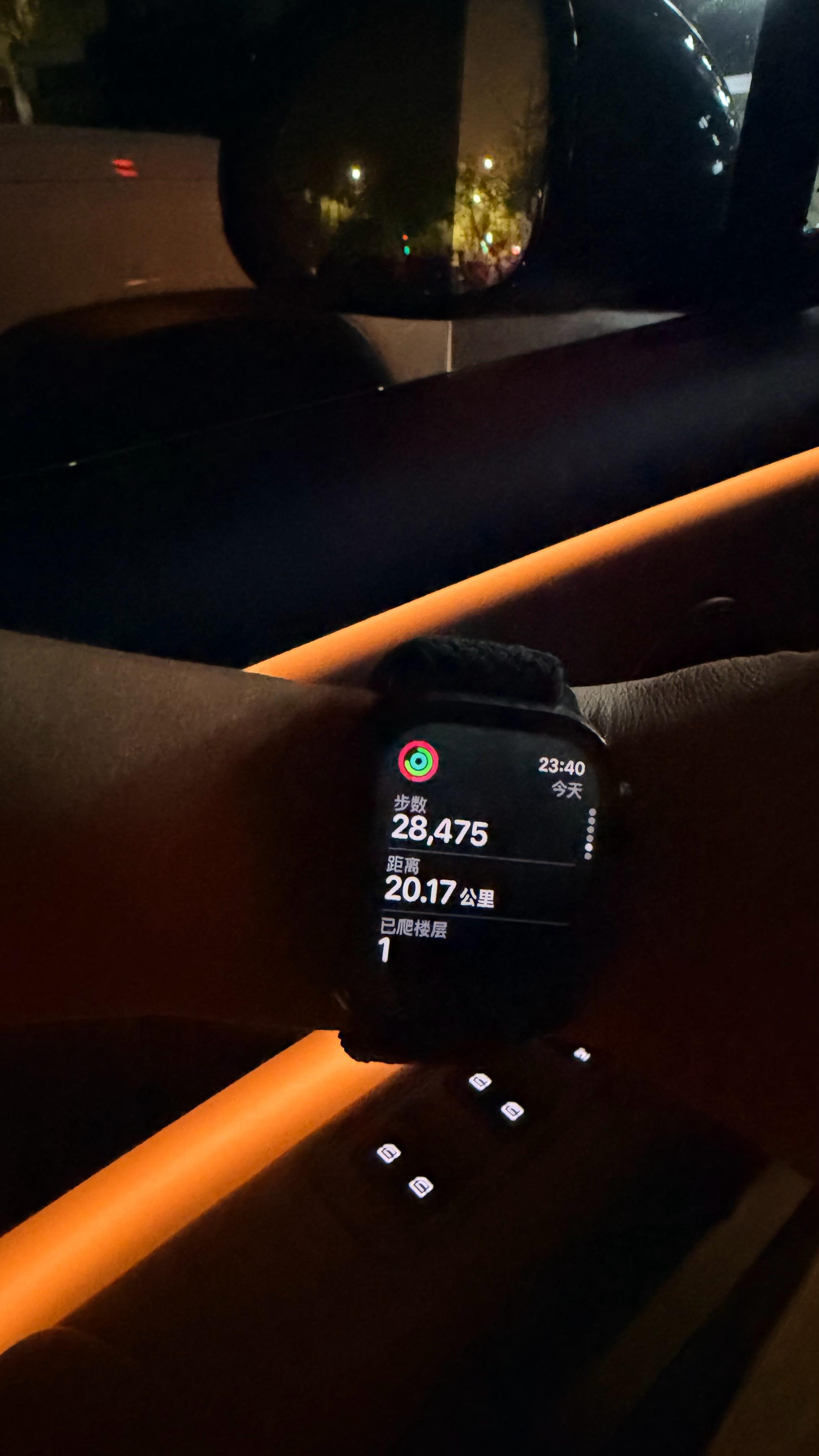 北京车展走断腿新展馆确实很大，适合锻炼身体。没吃饭简单走个20公里～今天应该瘦了