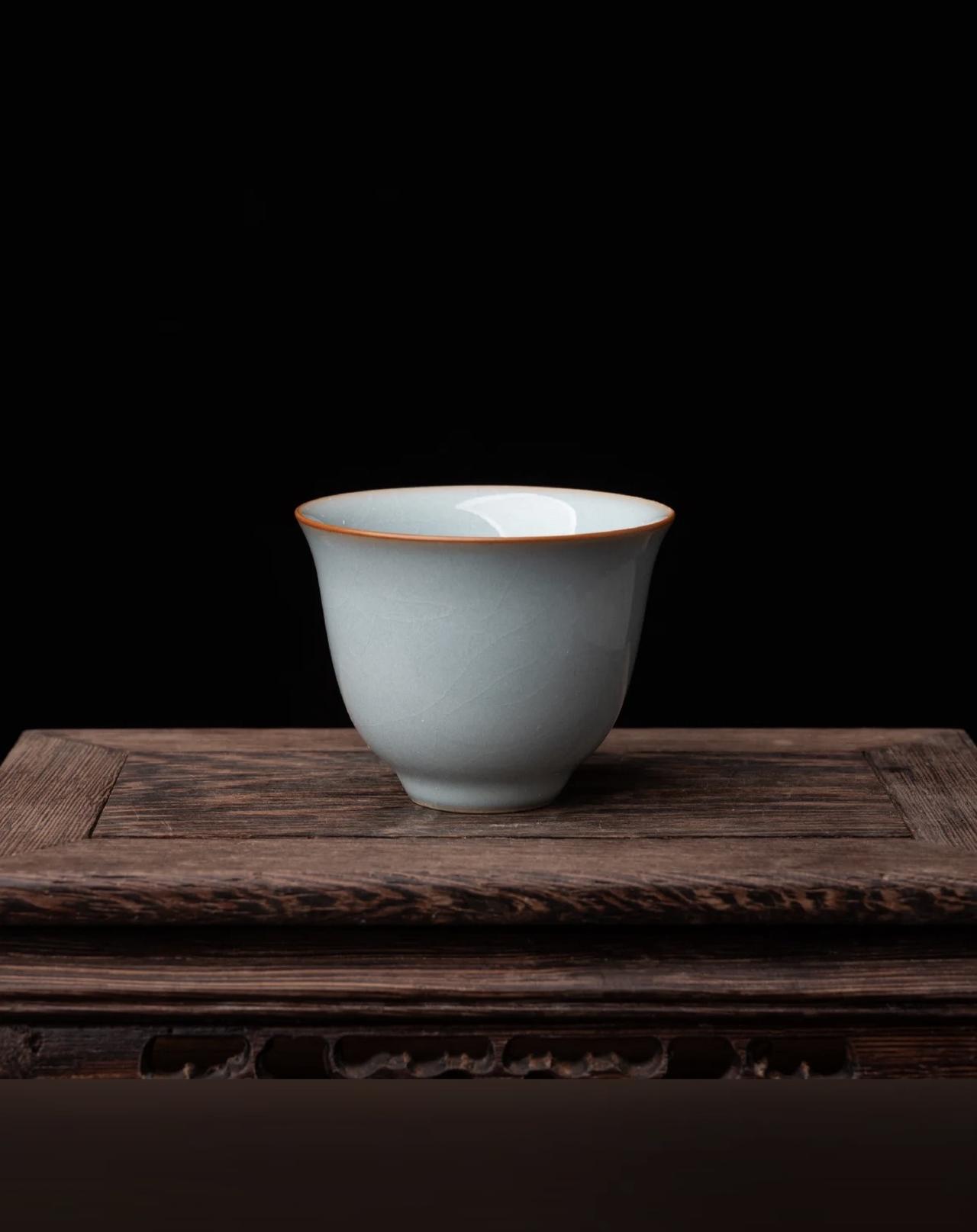 蓝光：好听的音乐……你可以坐在屋檐下，坐在窗前或沙发上，闭上眼，让旋律流入你的脑