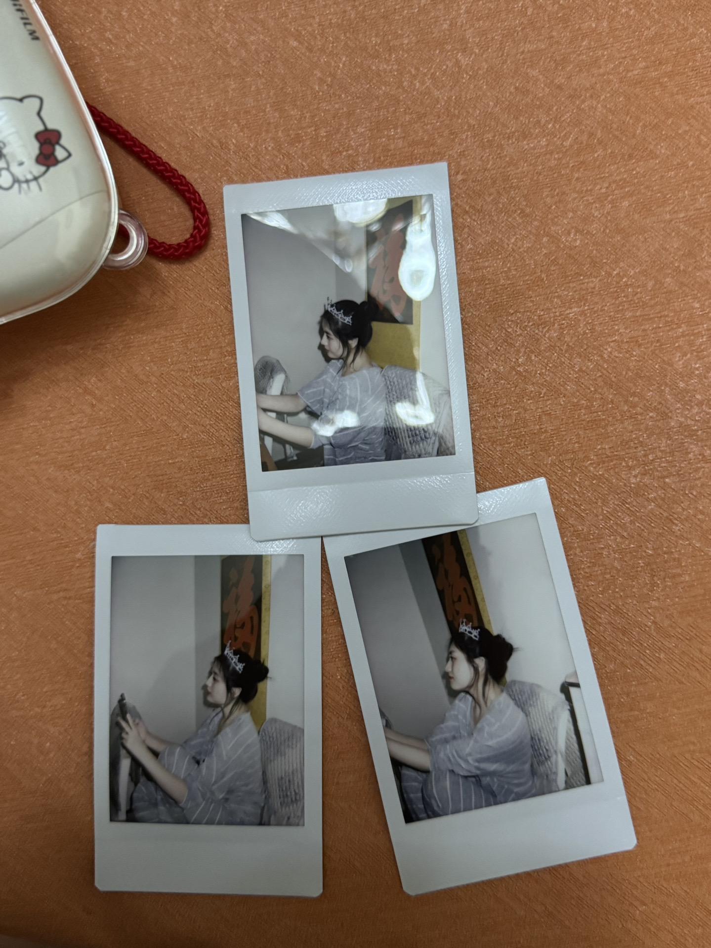 ＂平安夜不重要  平安才重要  希望我和我的世界的人平安  快乐 幸福 健康＂