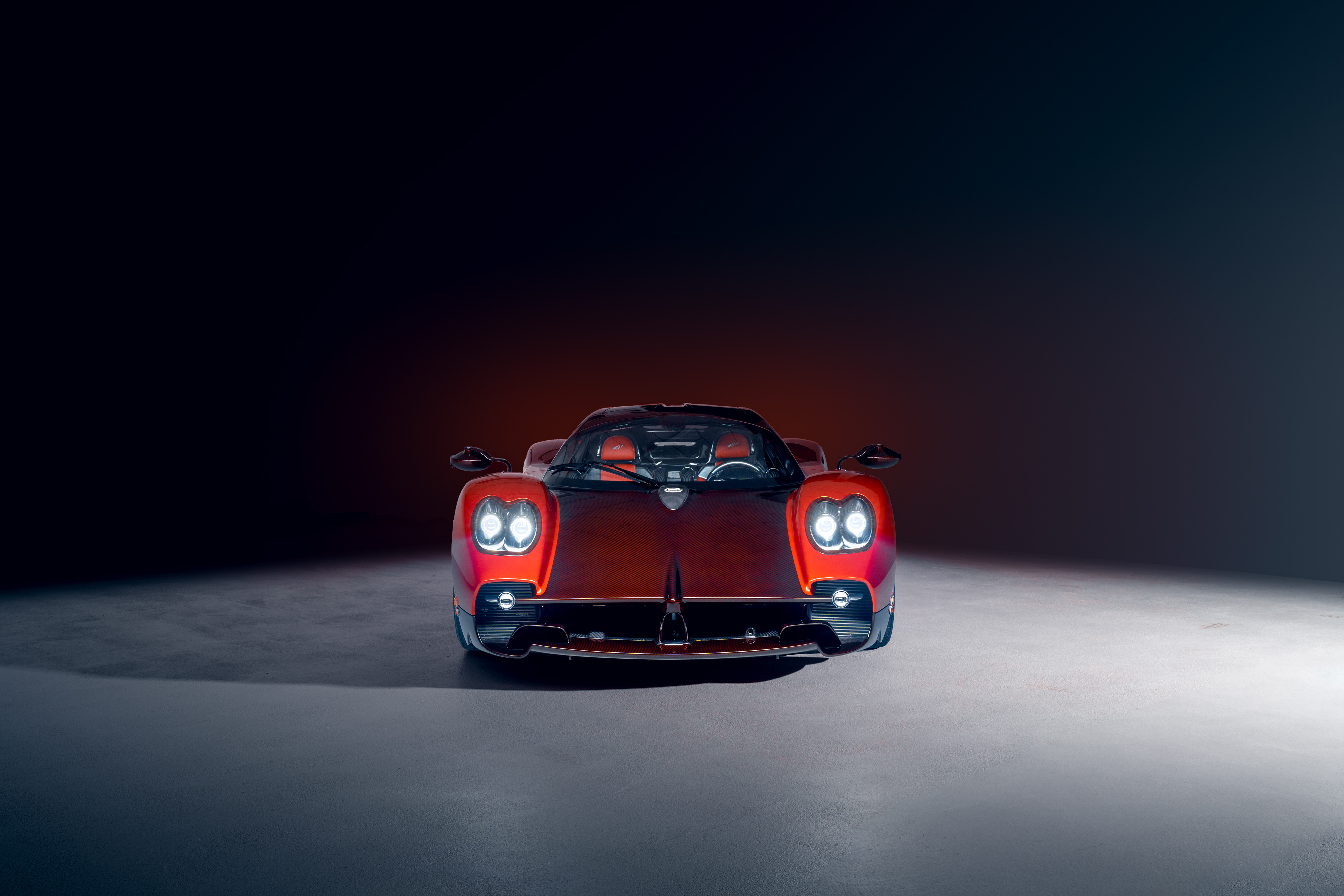 Pagani Utopia搭载 6.0L  AMG V12 发动机864 马力，