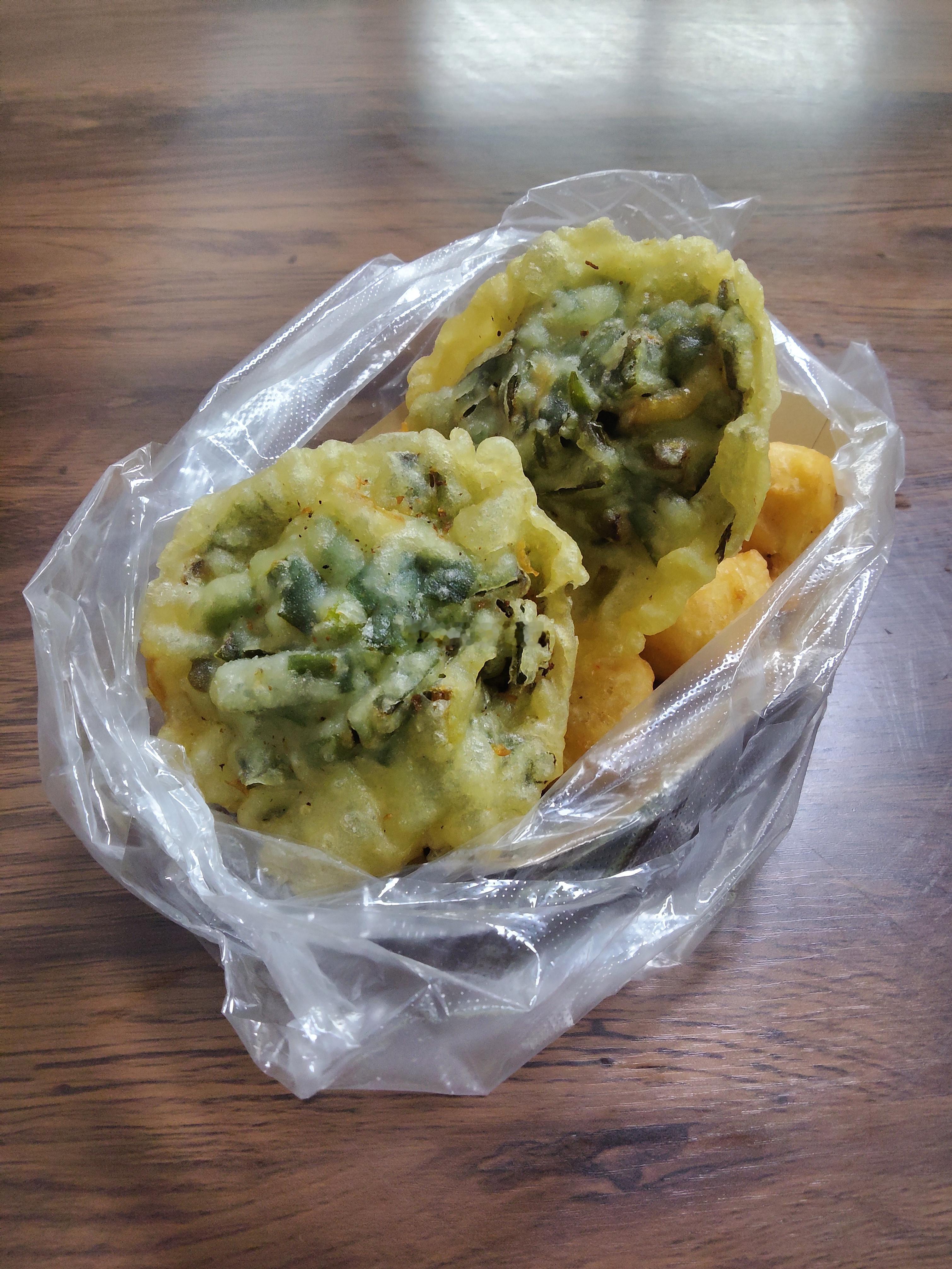 鸥汀的香姨猪脚圈，在鸥汀应该也是名店，之前看到视频还有排队购买的，我也是没想到有