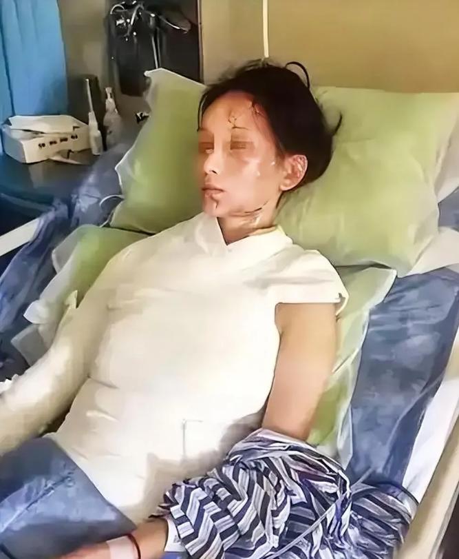 悲剧还是发生了！陕西西安，一名36岁女子在浴室洗澡，突然，一声巨响，热水器爆炸，