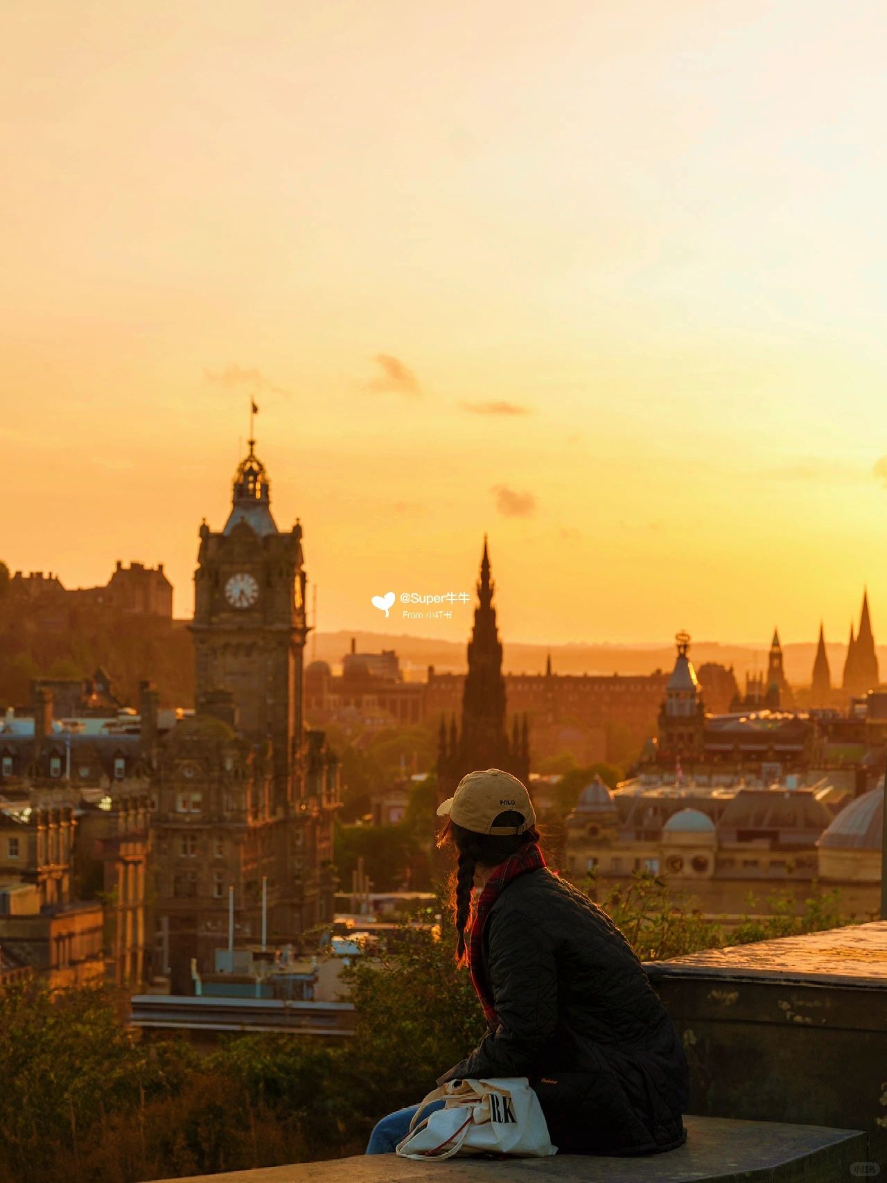 爱丁堡🌋卡尔顿山的落日这一幕像在电影里📸