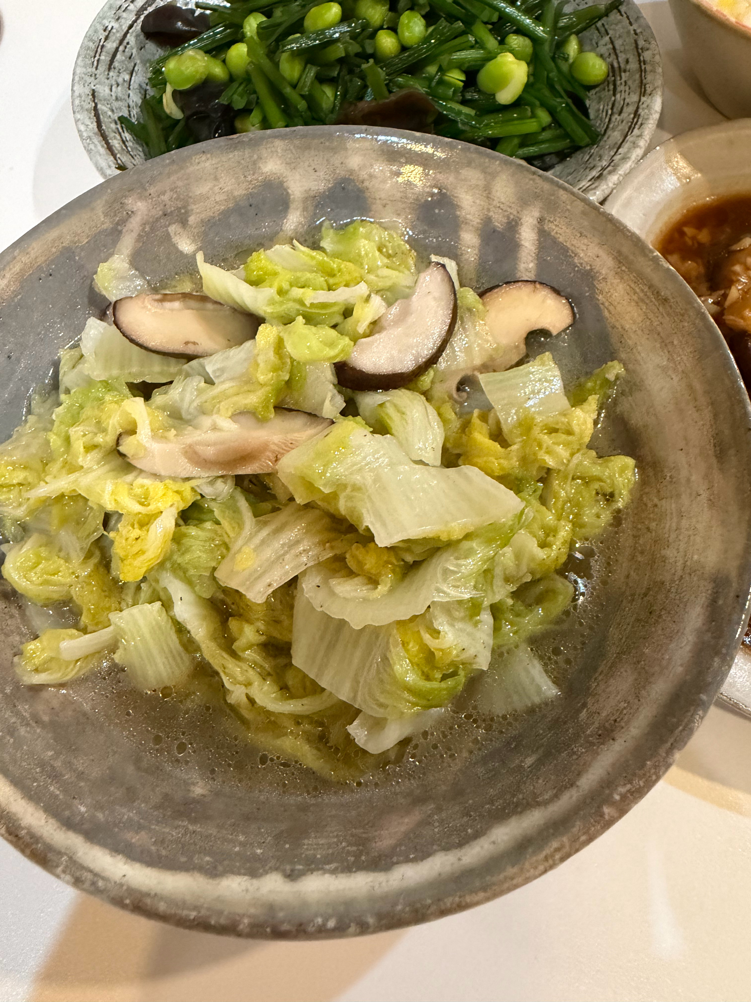 又吃晚饭了。 