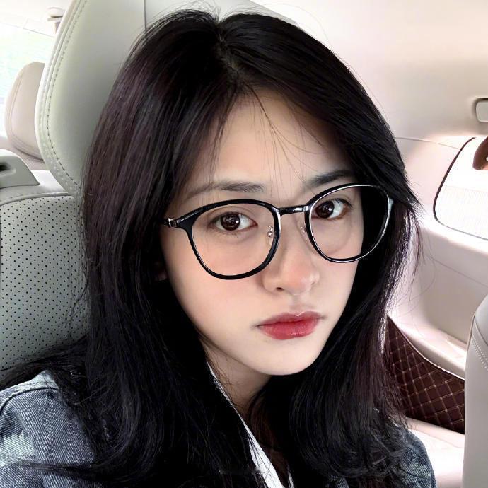 沈月 😎 