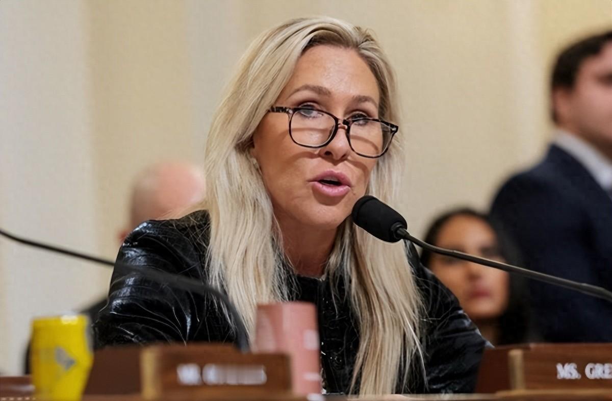 美议员戳破真相：特朗普打委内瑞拉，根本不是为美国百姓，而是为了给大公司的高官捞钱