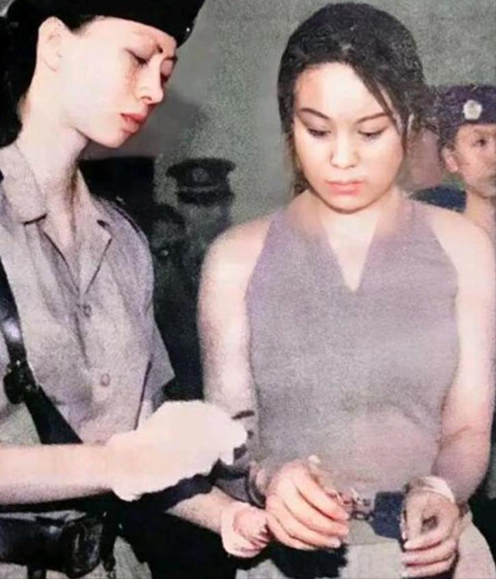 “3个月疯狂接客600人，狂赚嫖资1000多万。”1999年，警方捣毁了位于北京